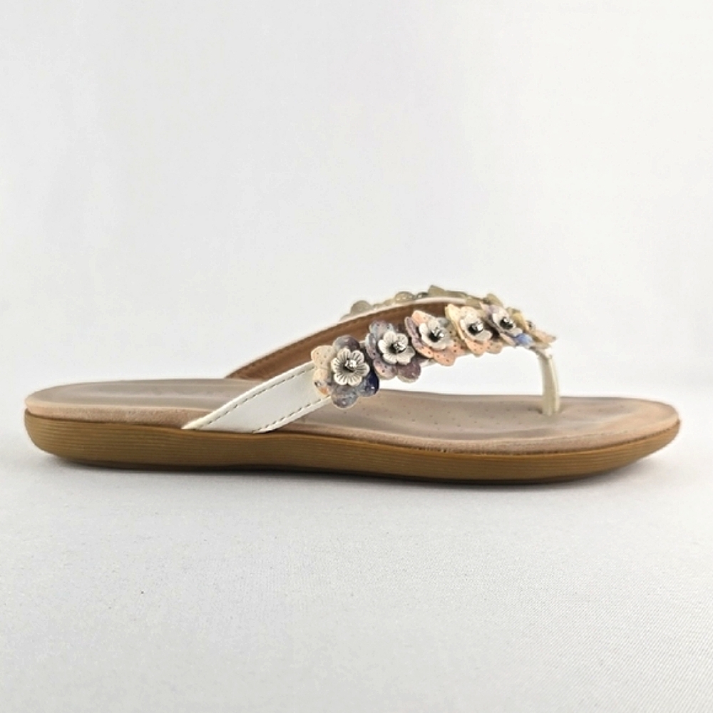 TAXI Women's Thong Flat Sandal Rhinestones Cream Grey Raised Floral Details 37